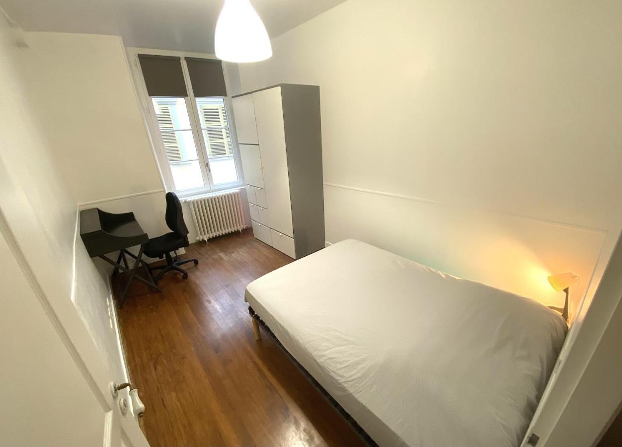 Floydroom'S Pau Chambre Hotes Dans Appartement Partage Proche Chateau Exterior foto